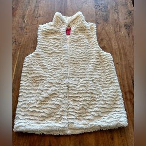 Betsy Johnson faux fur ivory vest